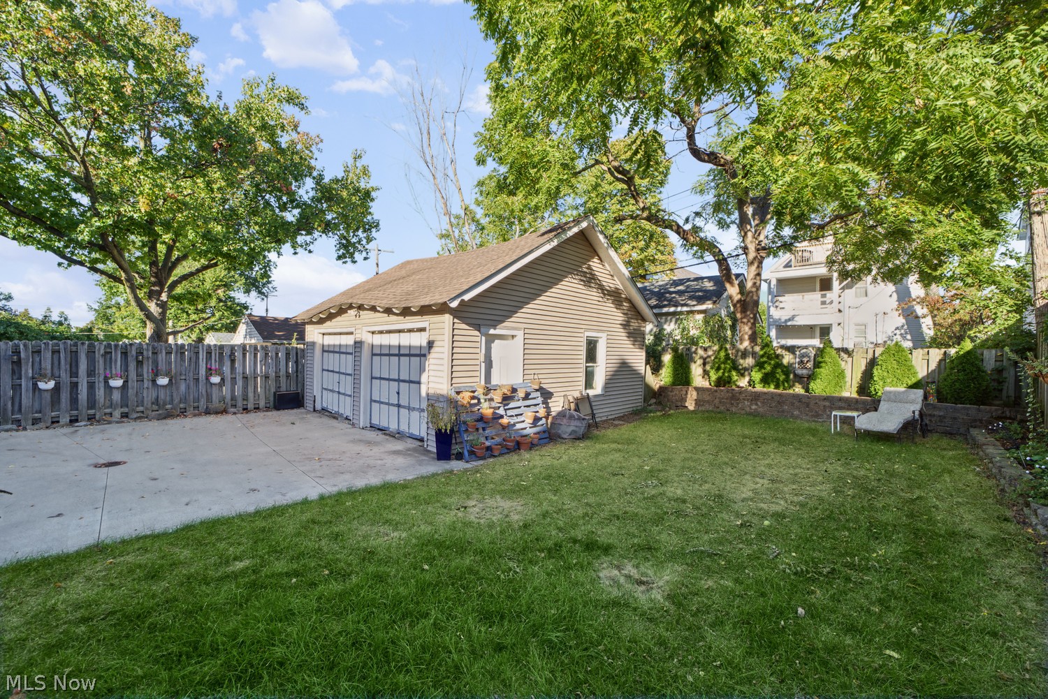1653 Chesterland Avenue Lakewood OH 44107