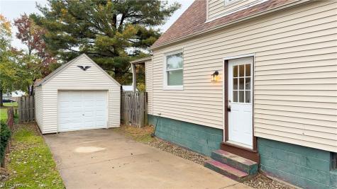 222 Stevens Street Ravenna OH 44266