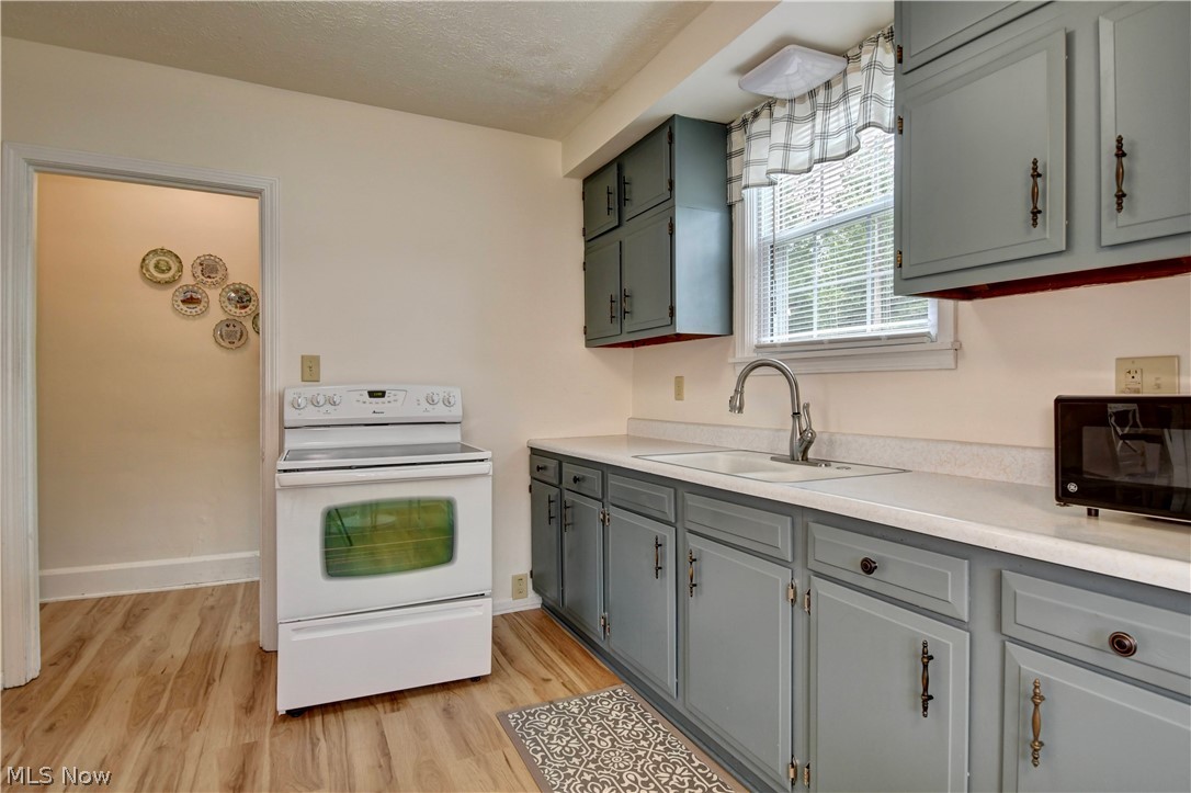 121 2nd Street SE Brewster OH 44613