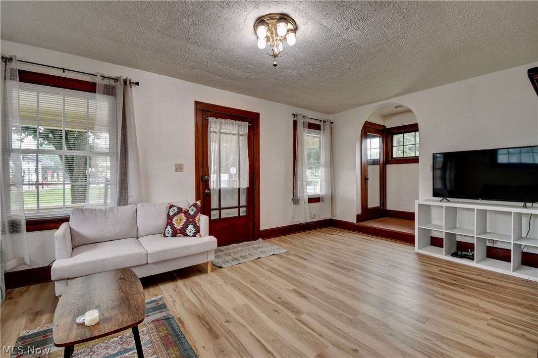 121 2nd Street SE Brewster OH 44613