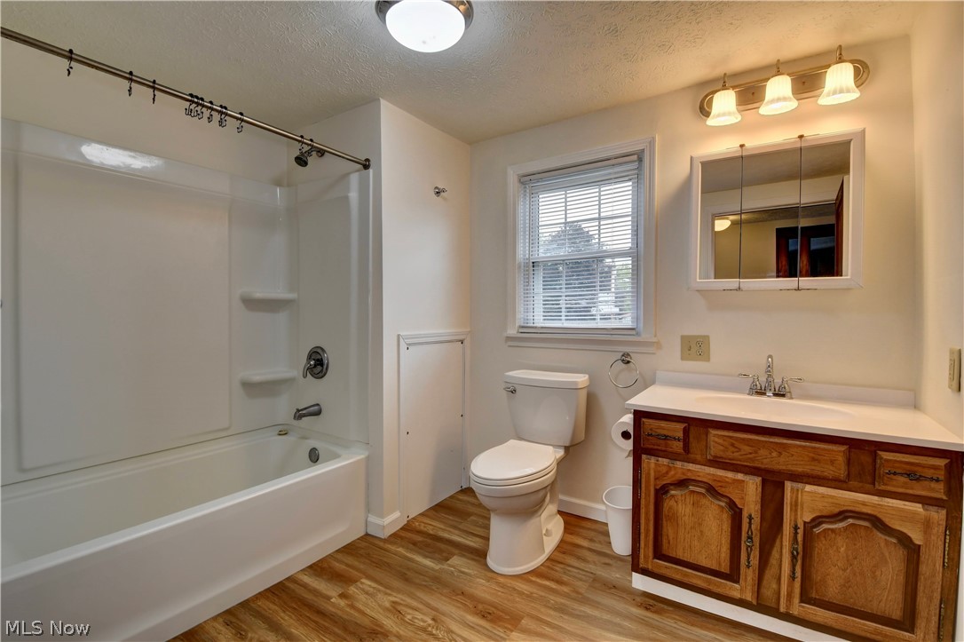 121 2nd Street SE Brewster OH 44613
