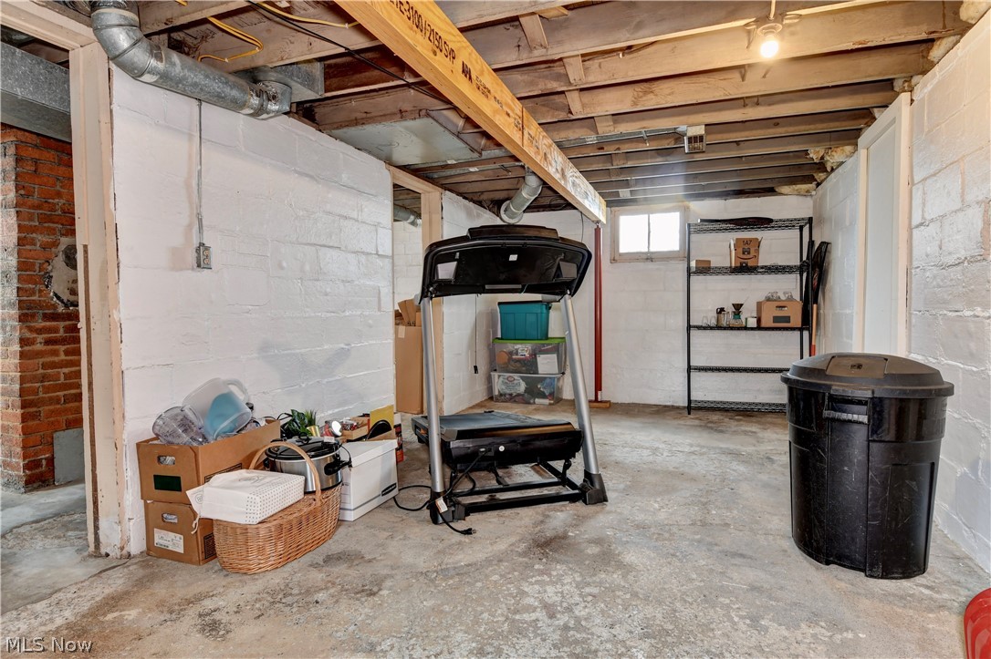 121 2nd Street SE Brewster OH 44613