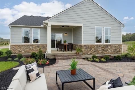 800 Colesbourne Circle Uniontown OH 44685