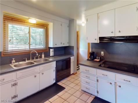 4825 Gardendale Avenue NE Canton OH 44714