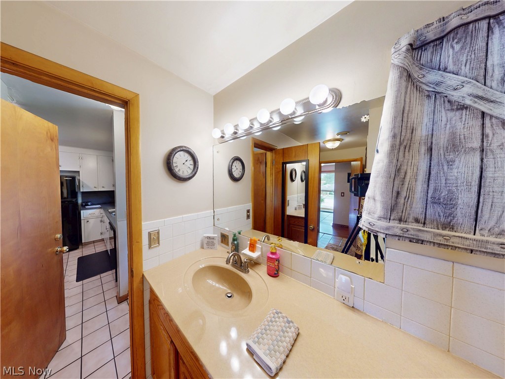 4825 Gardendale Avenue NE Canton OH 44714