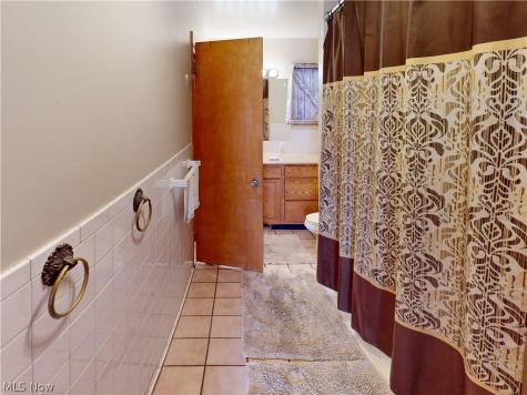 4825 Gardendale Avenue NE Canton OH 44714