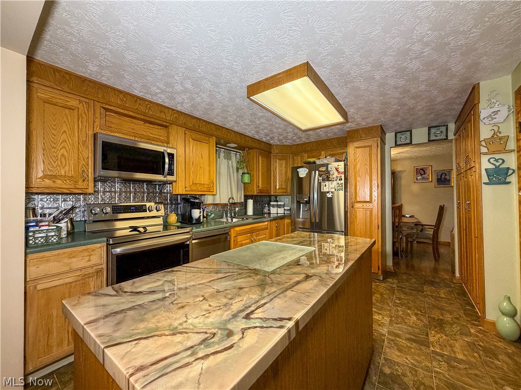 724 Indiana Avenue Mcdonald OH 44437