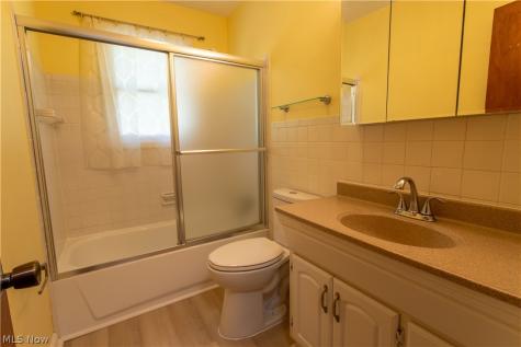 1038 Hadley Lane Marietta OH 45750