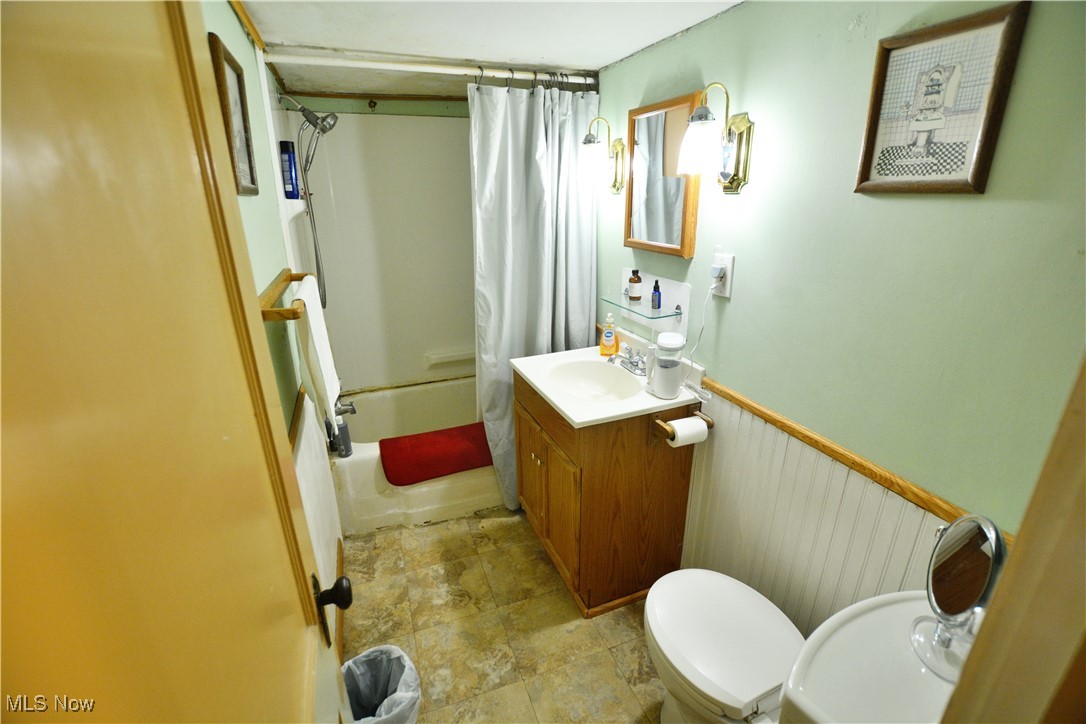 6696 Madison Road Thompson OH 44086