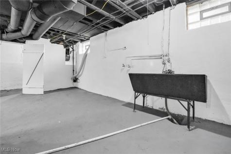 3147 W 84th Street Cleveland OH 44102