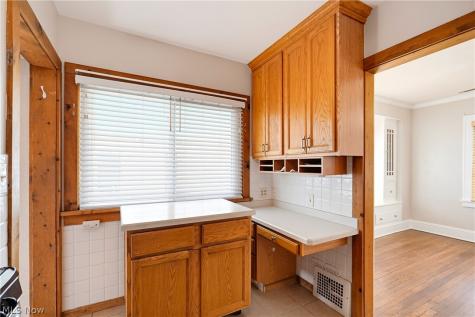 4614 Maplecrest Avenue Parma OH 44134