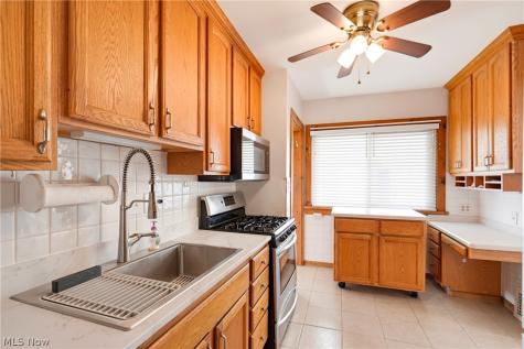 4614 Maplecrest Avenue Parma OH 44134