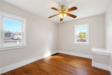 4614 Maplecrest Avenue Parma OH 44134