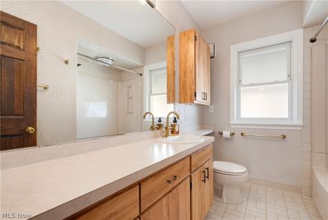 4614 Maplecrest Avenue Parma OH 44134