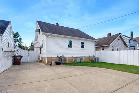 4614 Maplecrest Avenue Parma OH 44134