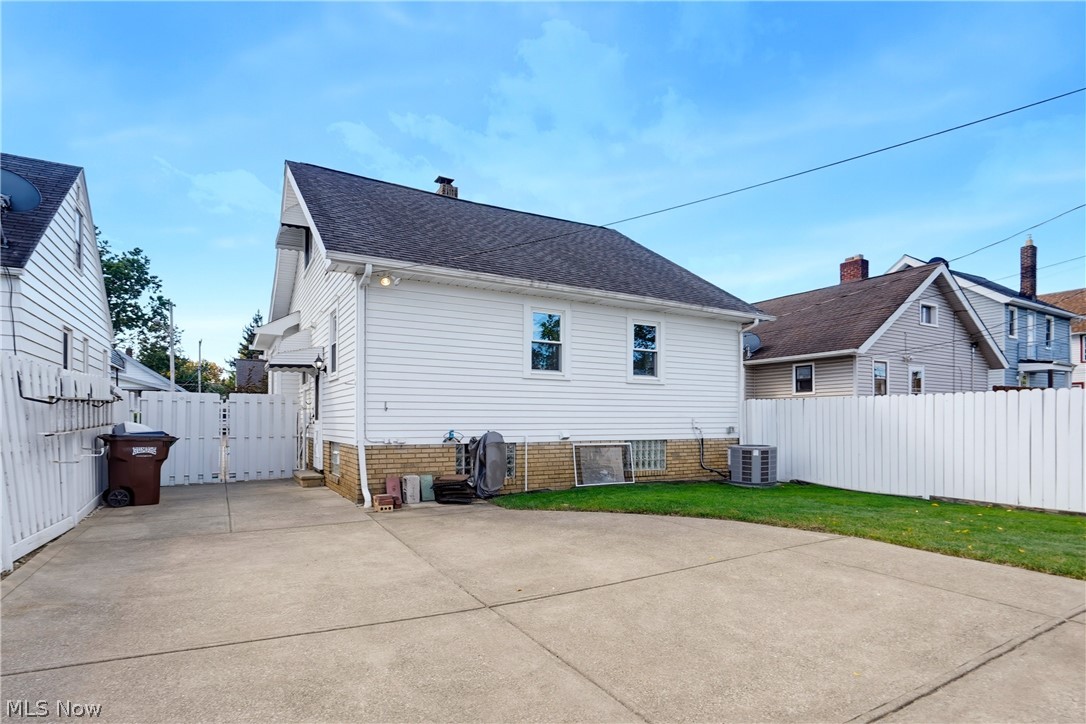 4614 Maplecrest Avenue Parma OH 44134