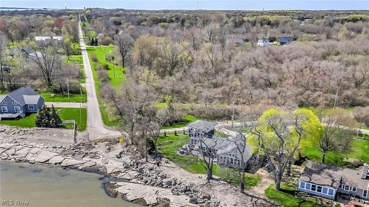 104 E Point Drive Kelleys Island OH 43438