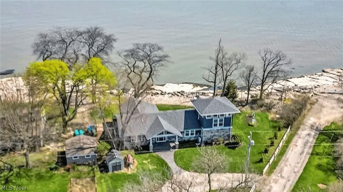 104 E Point Drive Kelleys Island OH 43438