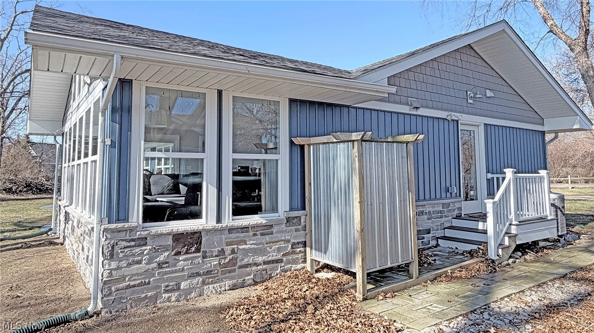 104 E Point Drive Kelleys Island OH 43438