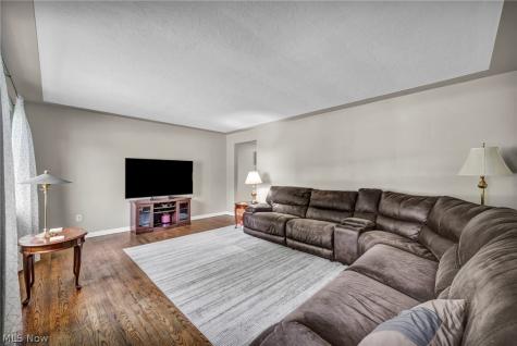 5803 Russia Road Amherst OH 44001