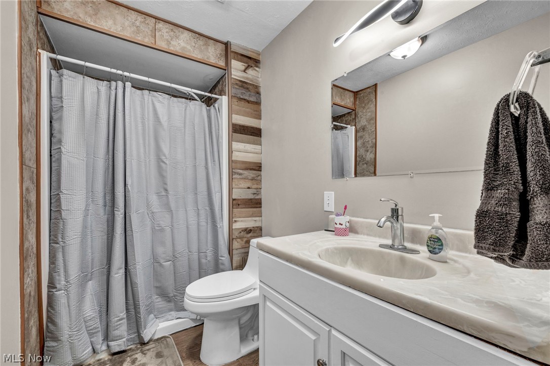 5803 Russia Road Amherst OH 44001