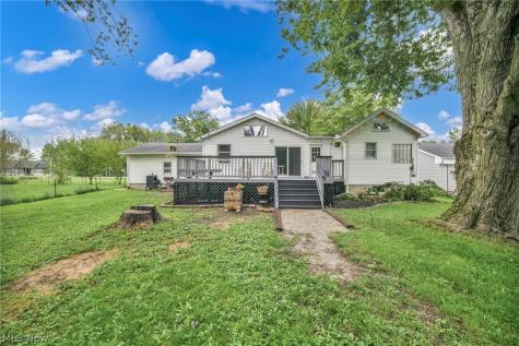 5803 Russia Road Amherst OH 44001