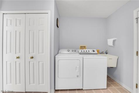 18376 Woodhaven Drive Strongsville OH 44149