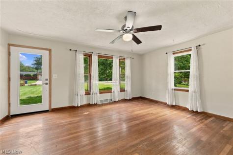 690 Autumn Drive Amherst OH 44001