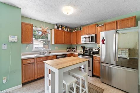 2483 Clara Street Cuyahoga Falls OH 44221