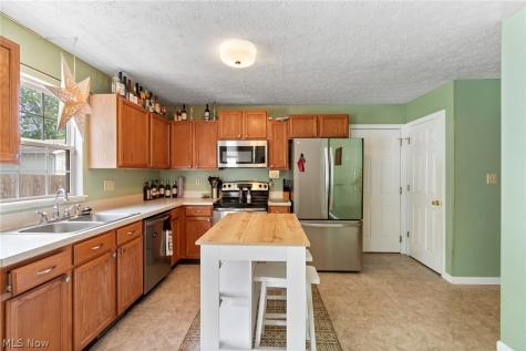 2483 Clara Street Cuyahoga Falls OH 44221