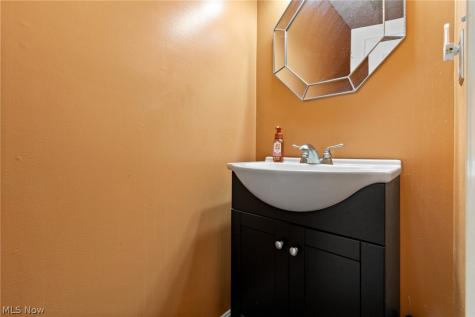 2483 Clara Street Cuyahoga Falls OH 44221