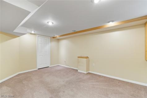 2483 Clara Street Cuyahoga Falls OH 44221