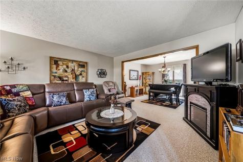 3173 Rosewood Oval North Royalton OH 44133