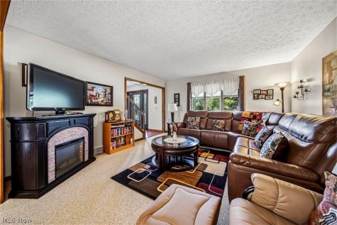 3173 Rosewood Oval North Royalton OH 44133