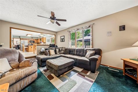 3173 Rosewood Oval North Royalton OH 44133