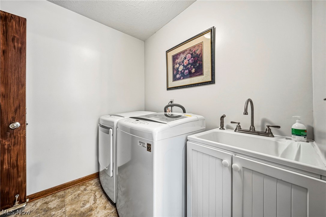 3173 Rosewood Oval North Royalton OH 44133