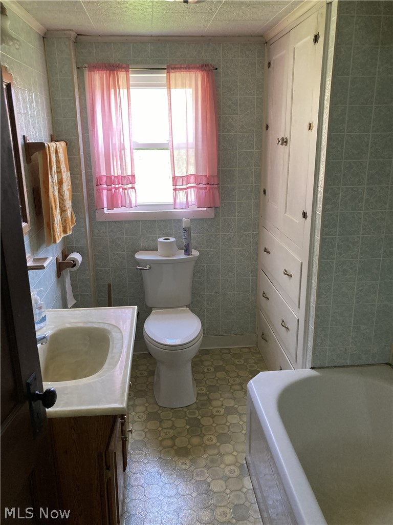 1238 Schneiders Crossing Road NW Dover OH 44622