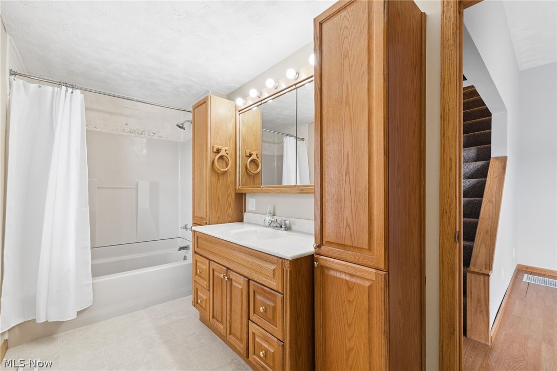 29 S West Street Thornville OH 43076