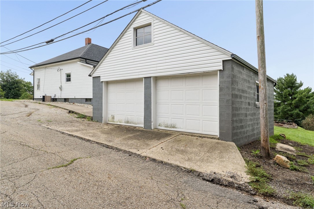 29 S West Street Thornville OH 43076