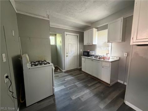 557 E 117th Street Cleveland OH 44108