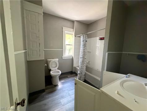 557 E 117th Street Cleveland OH 44108
