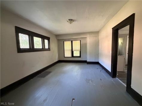 557 E 117th Street Cleveland OH 44108