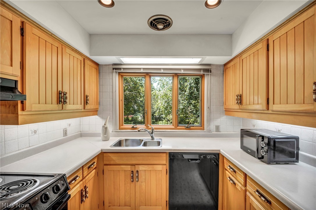 21439 Claythorne Road Shaker Heights OH 44122