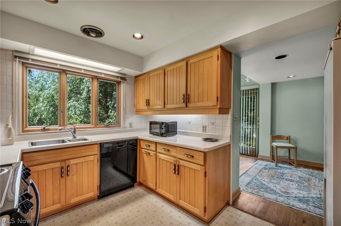 21439 Claythorne Road Shaker Heights OH 44122