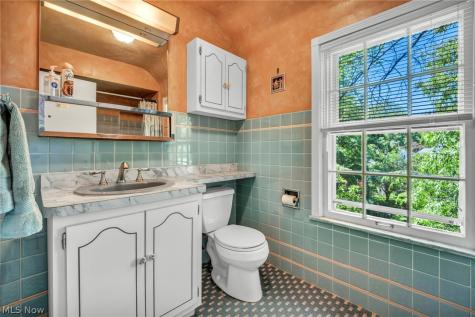 21439 Claythorne Road Shaker Heights OH 44122