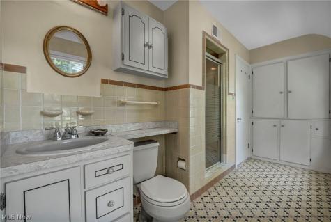21439 Claythorne Road Shaker Heights OH 44122