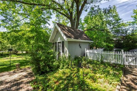 21439 Claythorne Road Shaker Heights OH 44122
