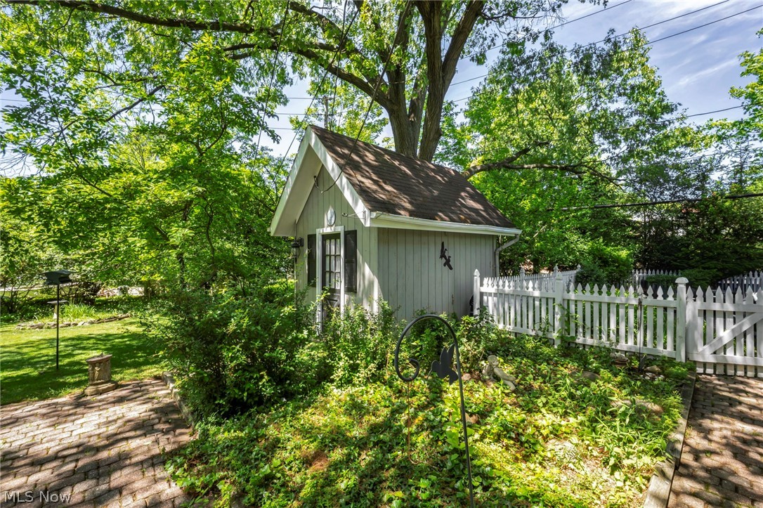 21439 Claythorne Road Shaker Heights OH 44122