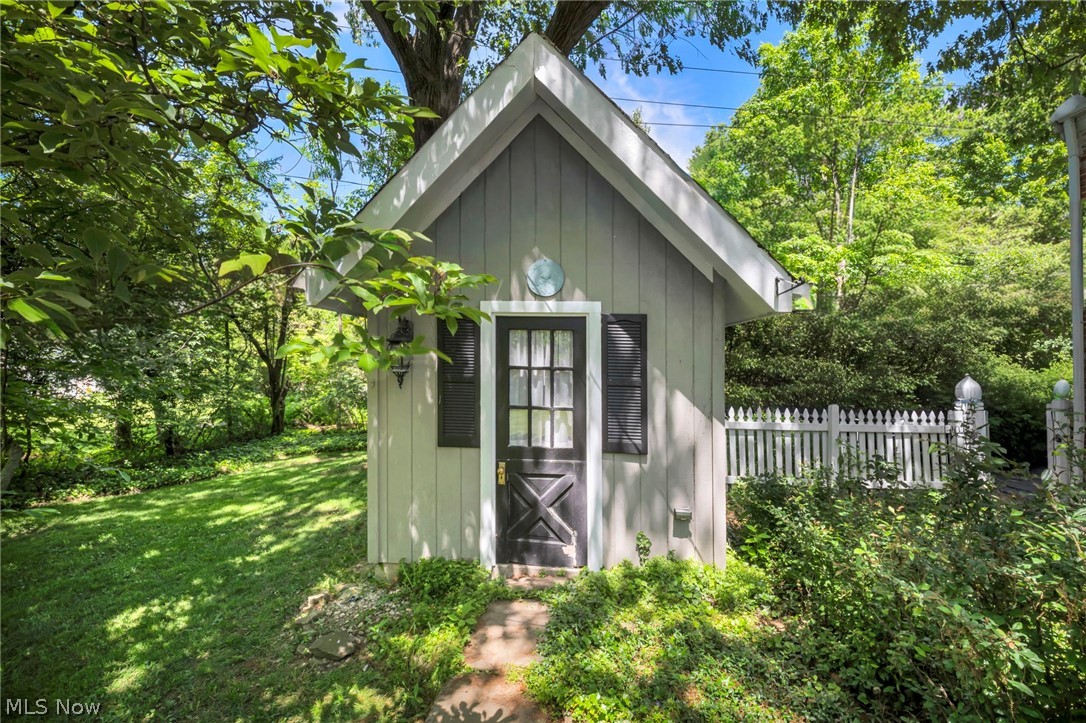21439 Claythorne Road Shaker Heights OH 44122