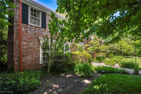 21439 Claythorne Road Shaker Heights OH 44122